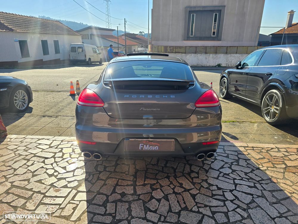 Porsche Panamera Standard - 2