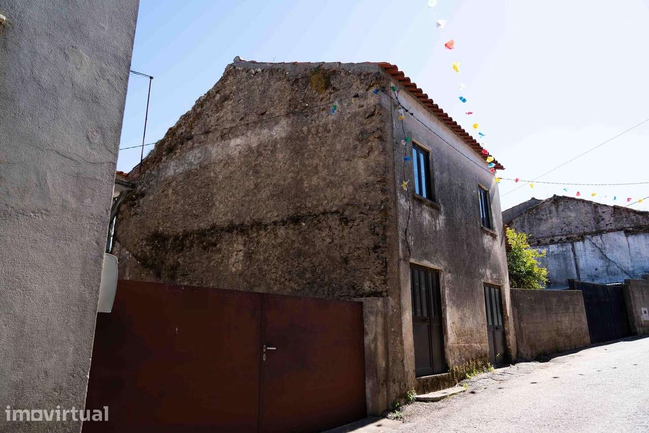 Moradia t2 para recuperar a 15m de Coimbra - Grande imagem: 2/21