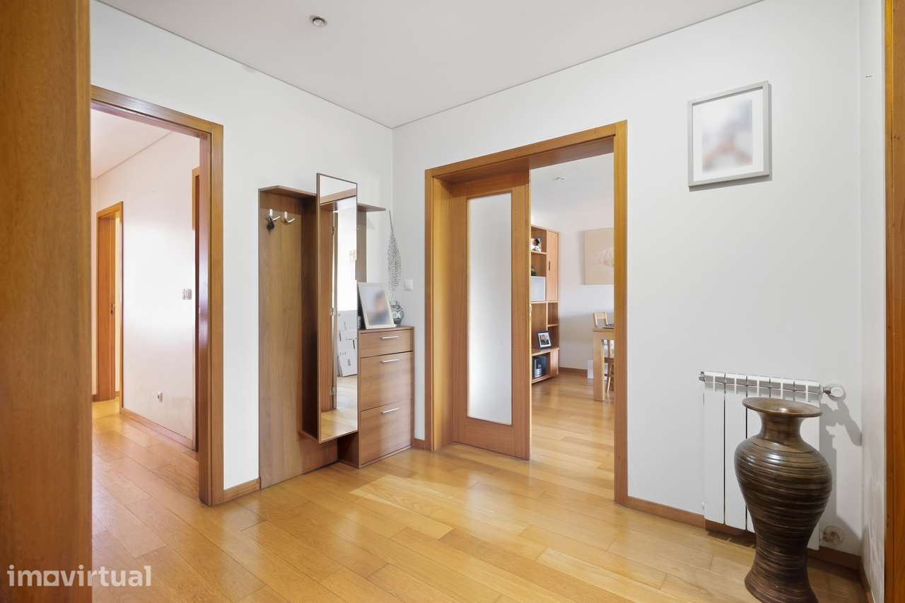 Apartamento T3 para venda na Rua Dr. Edgardo Sá Malheiro, Braga - Grande imagem: 3/18