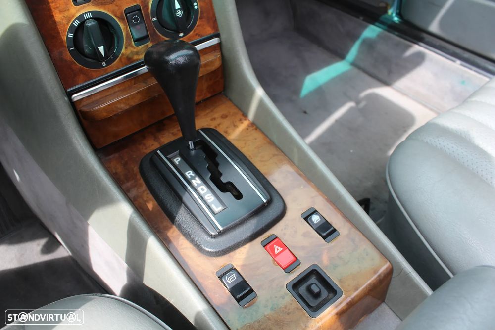 Mercedes-Benz SL 280 - 21