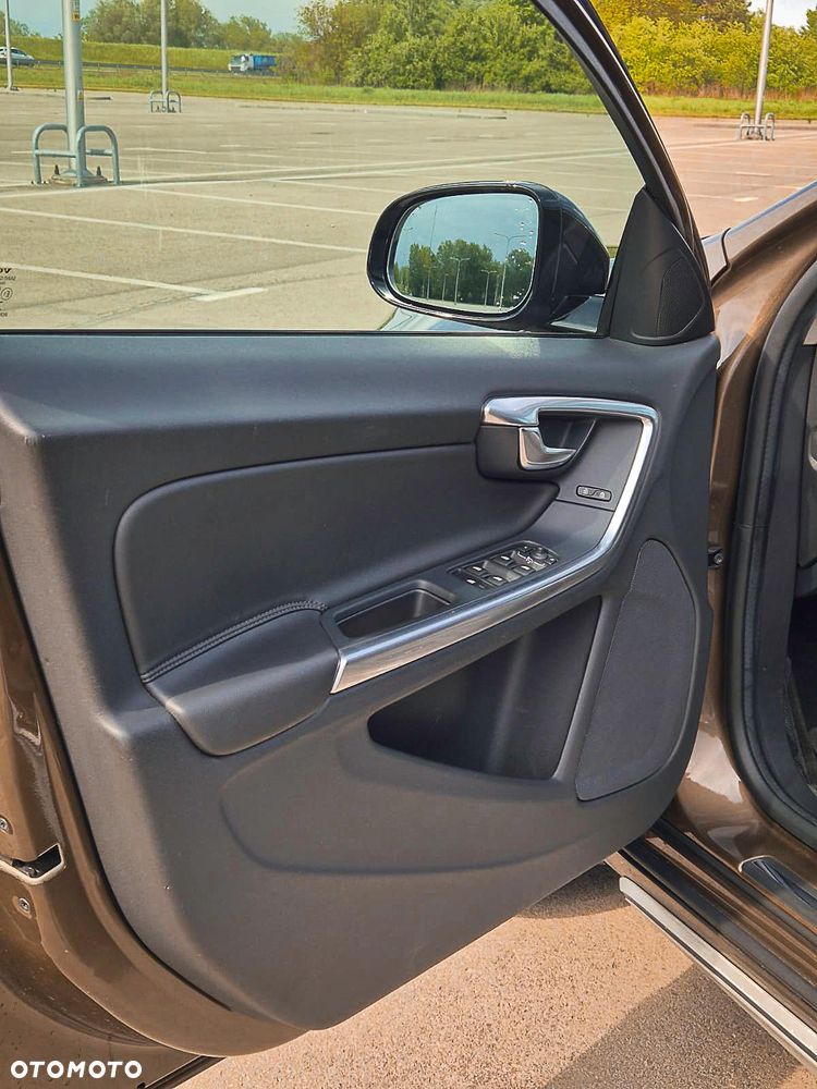Volvo V60 Cross Country T5 AWD Momentum - 18