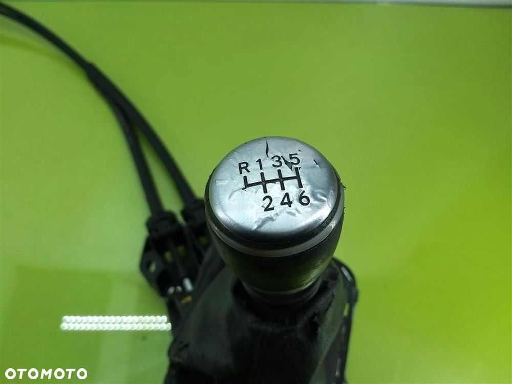 Mechanizm zmiany biegów lewarek Toyota Avensis II T25 2003-2006 2.0 D4D - 2
