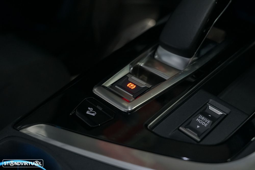 Peugeot 3008 1.6 Hybrid4 GT e-EAT8 - 33