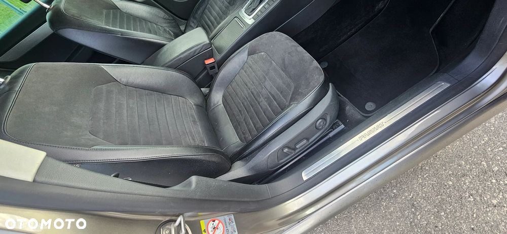 Volkswagen Passat 2.0 TDI 4Mot Highline DSG - 30