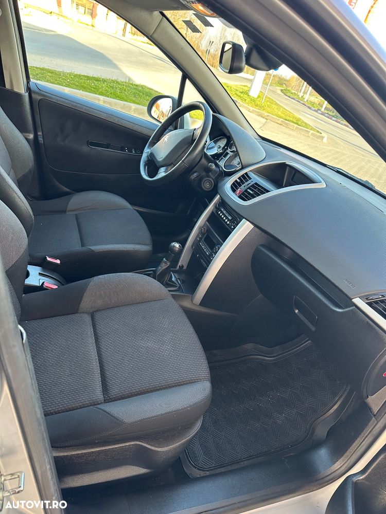 Peugeot 207 - 3