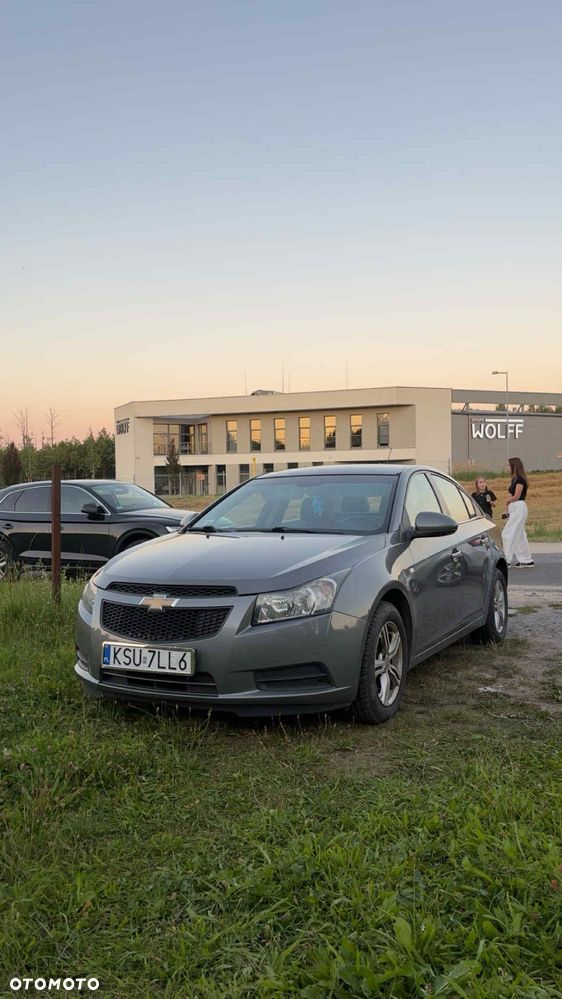 Chevrolet Cruze 1.6 Base - 4