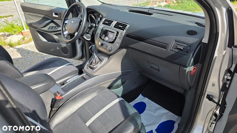 Ford Kuga 2.0 TDCi 2x4 Titanium - 17