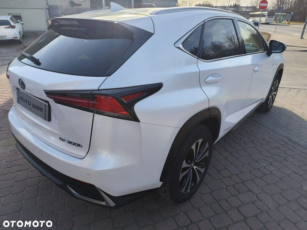 Lexus NX 300h F Impression AWD - 9