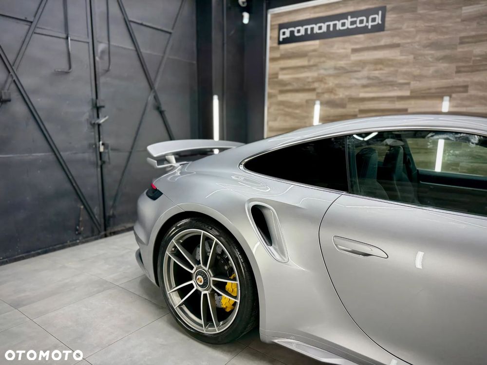 Porsche 911 Turbo S - 10