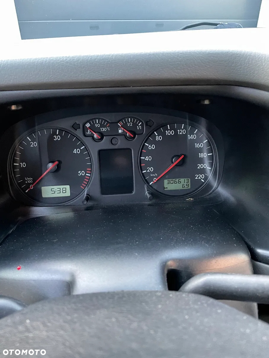 Volkswagen Multivan TDI - 16
