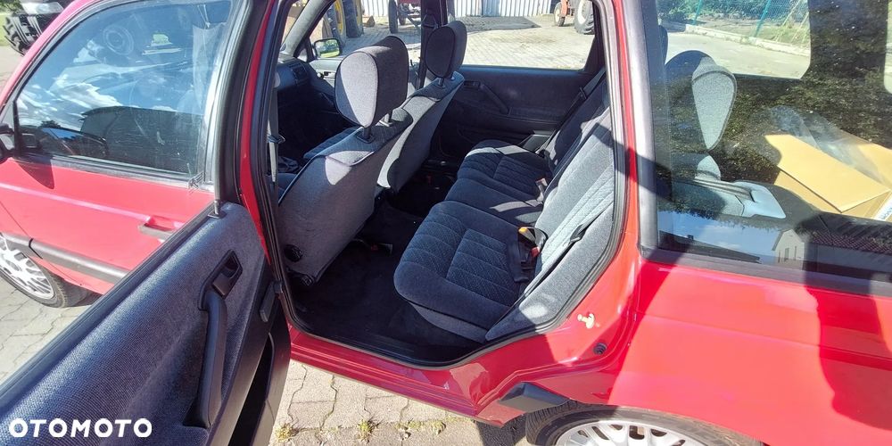 Volkswagen Passat Variant 1.8 GL - 9