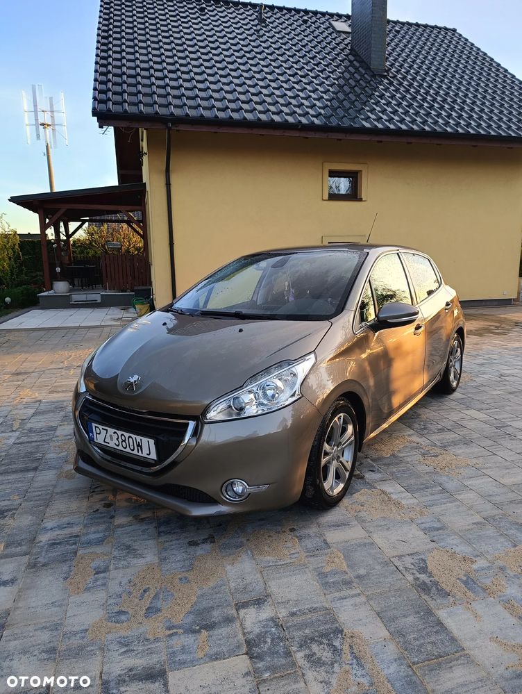 Peugeot 208 1.6 e-HDi Allure STT - 19