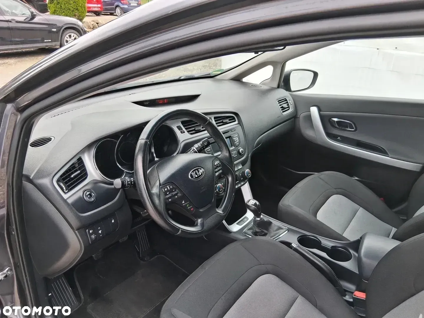 Kia Ceed 1.6 GDI Fifa World Cup Edition - 12