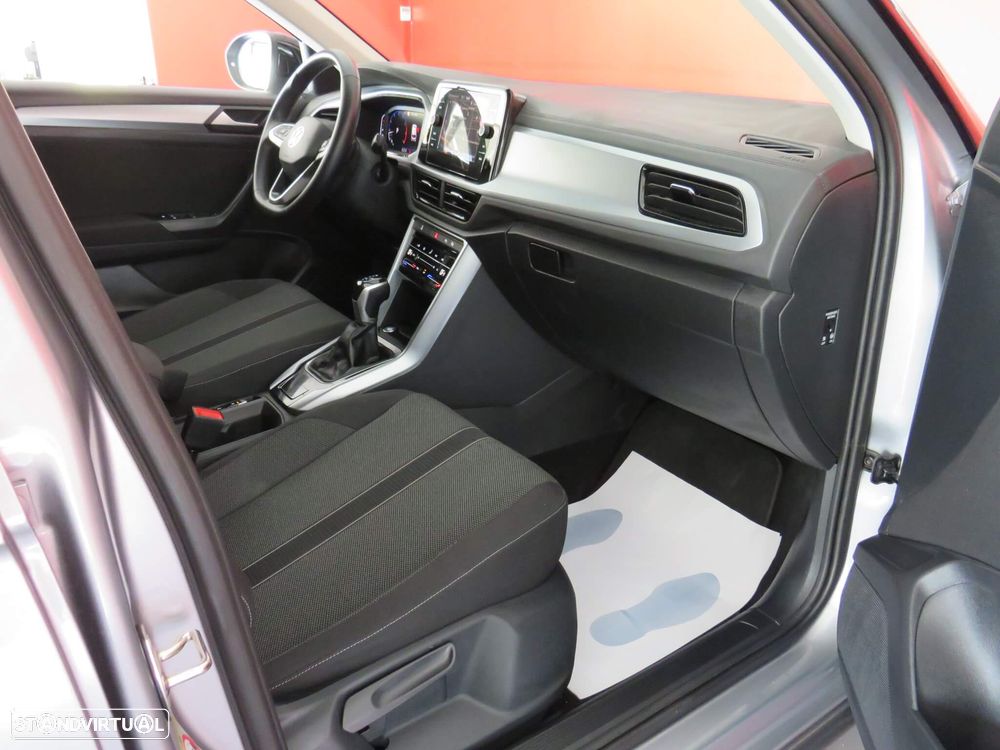 VW T-Roc 1.5 TSI Urban DSG - 27