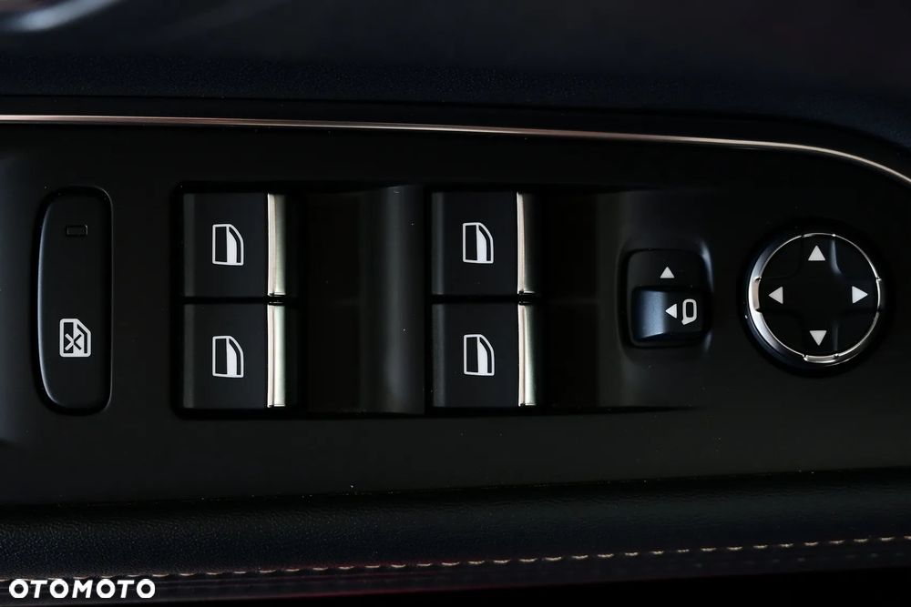 Peugeot 3008 1.6 PureTech Hybrid4 PHEV GT S&S EAT8 - 33