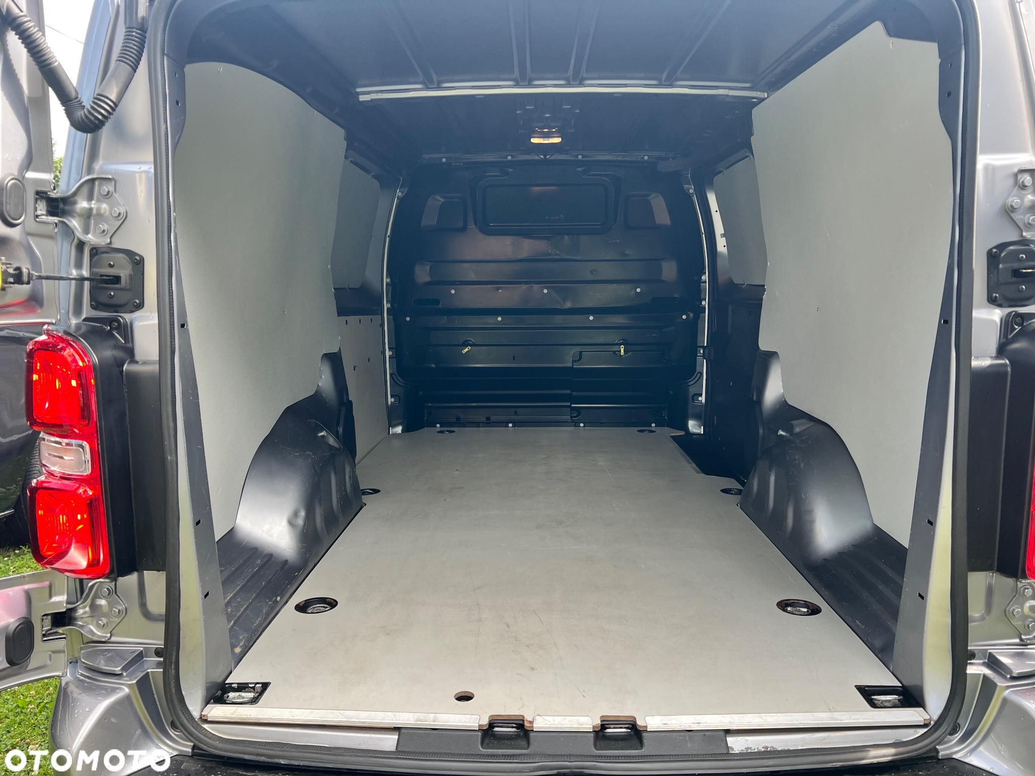 Opel Vivaro - 18