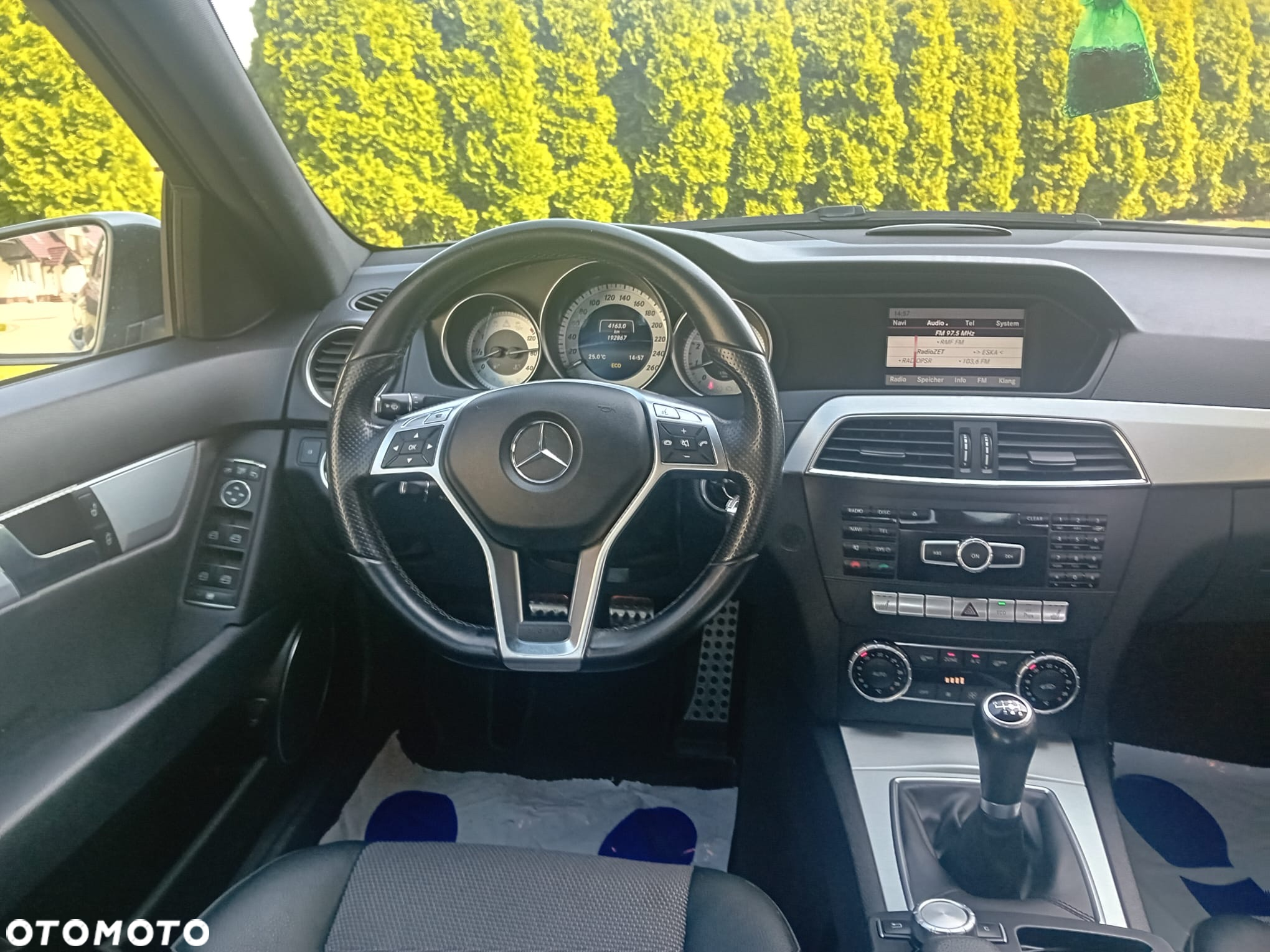 Mercedes-Benz Klasa C 180 CGI BlueEff Avantgarde - 25
