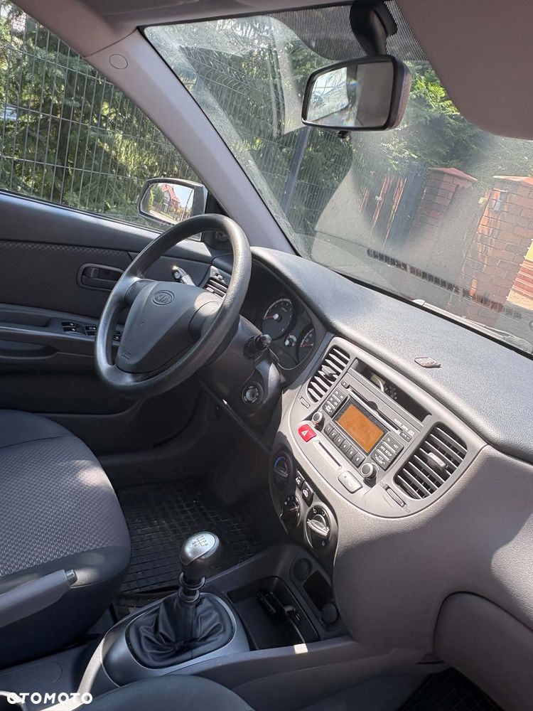 Kia Rio 1.4 Comfort - 11