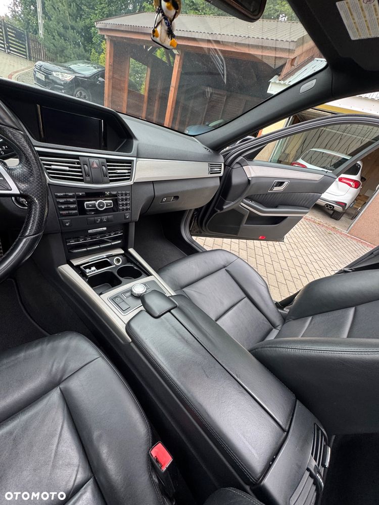 Mercedes-Benz Klasa E 350 CDI DPF 4Matic BlueEFFICIENCY 7G-TRONIC Avantgarde - 27