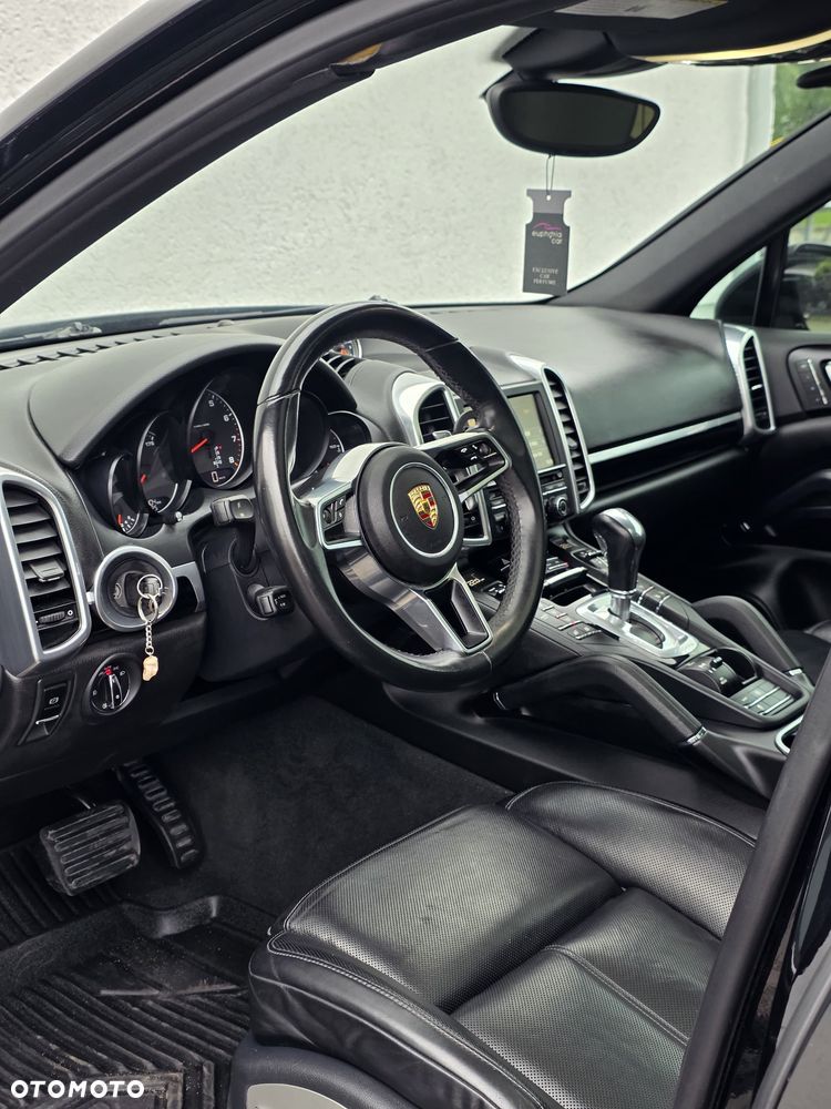 Porsche Cayenne Standard - 34