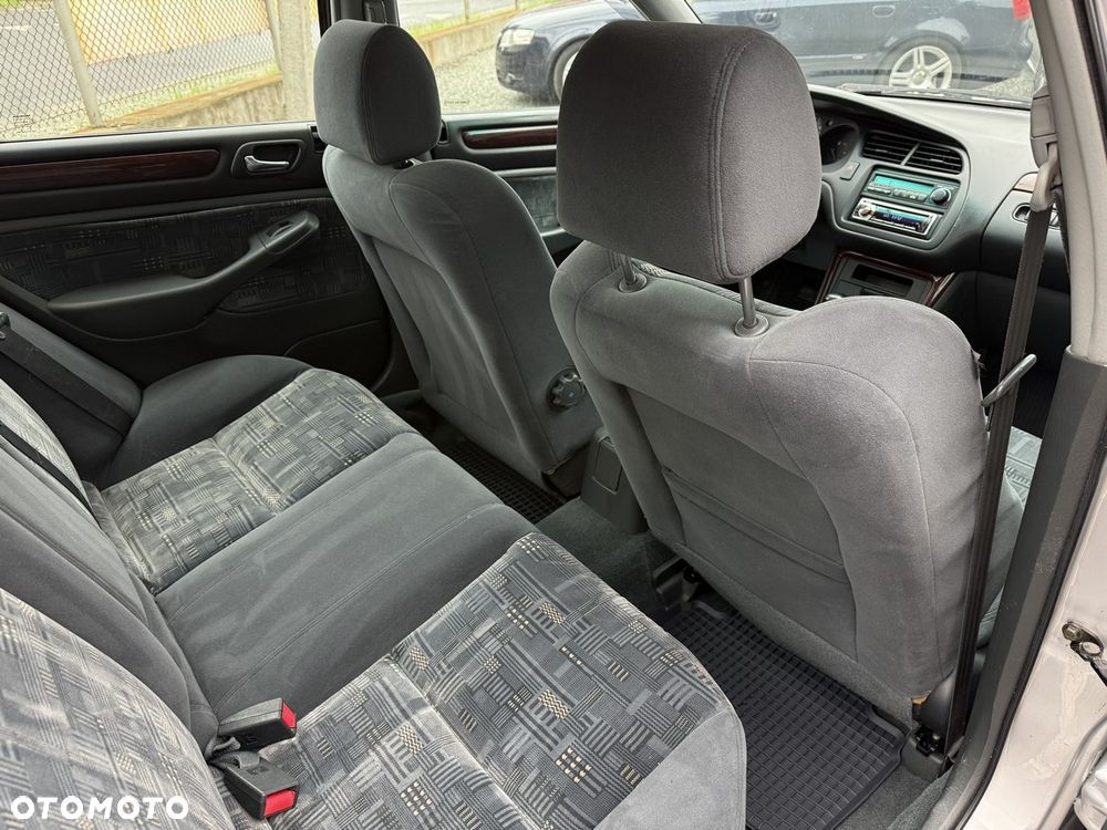 Honda Accord 2.0 ES - 23