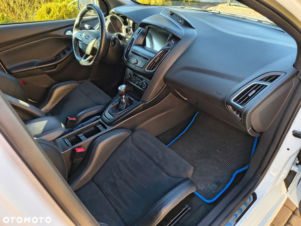 Ford Focus - 16