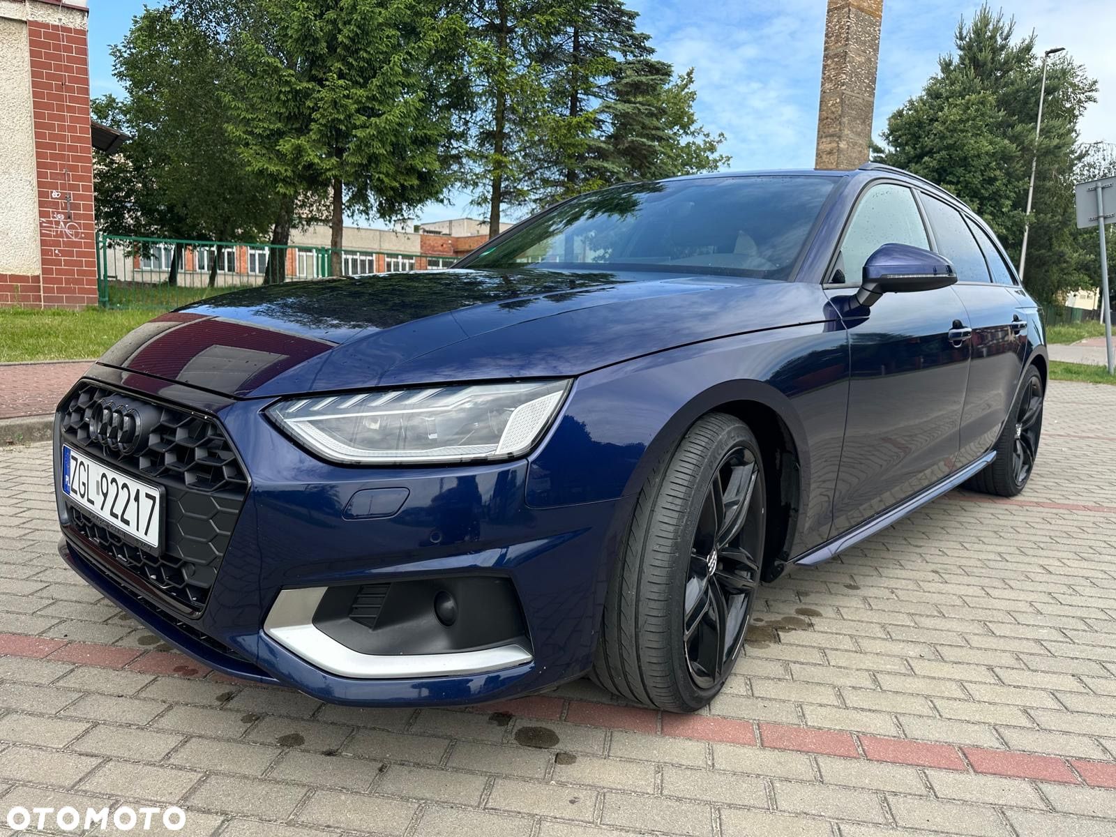Audi A4 Avant 40 TDI S tronic S line - 1