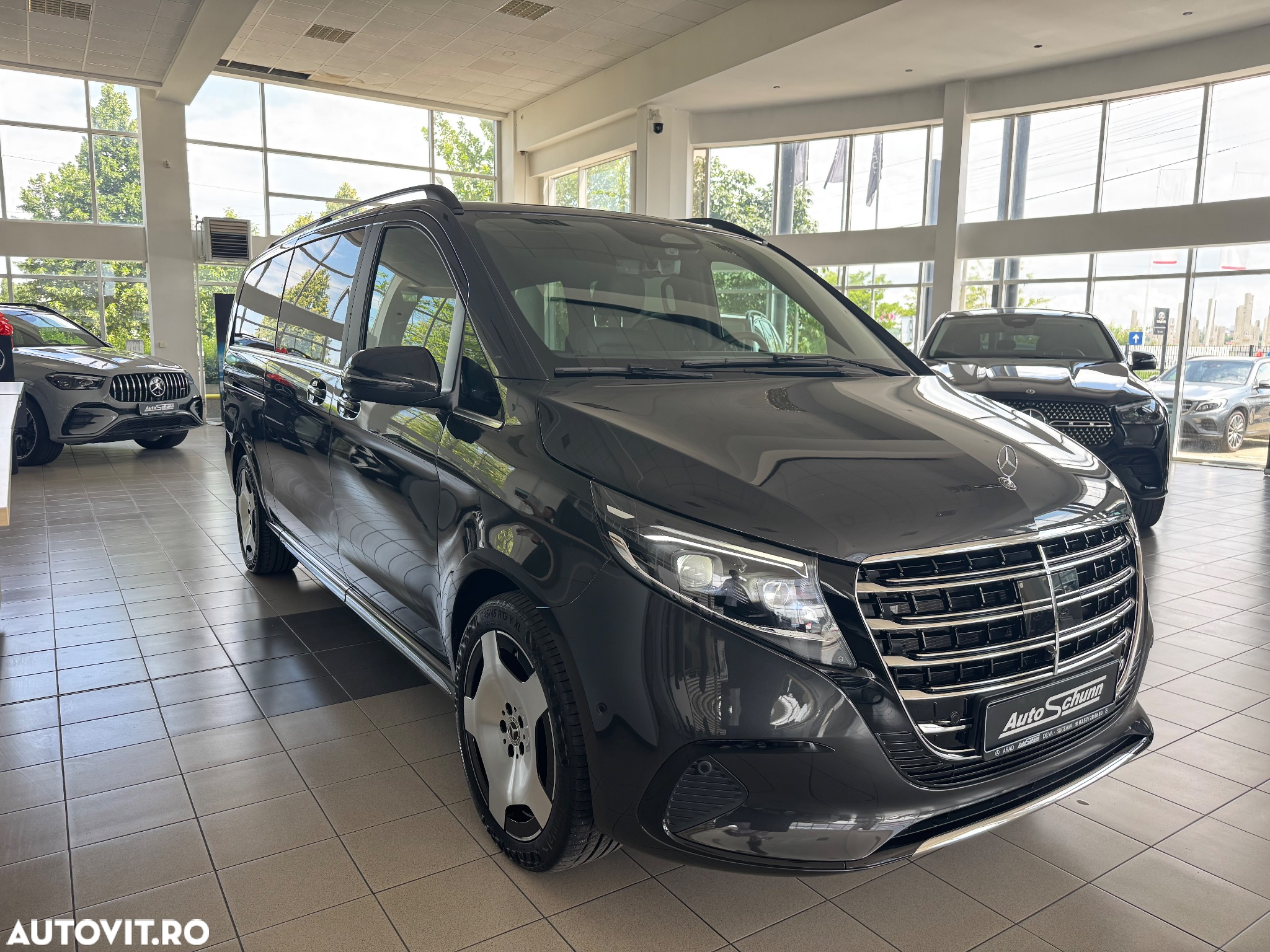 Mercedes-Benz V 300 d extralang 4Matic 9G-TRONIC Exclusive - 5