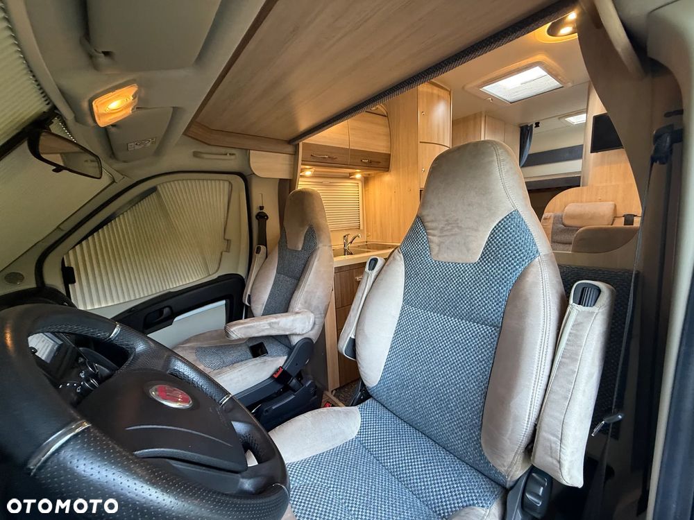 Hobby Kamper,camper I właściciel garażowany 6-osób - 25