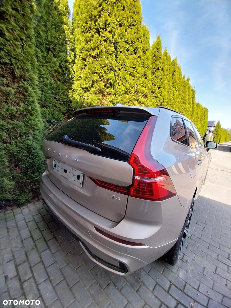 Volvo XC 60 B4 D Plus Dark - 3