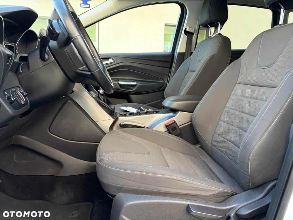 Ford Kuga 1.5 EcoBoost 2x4 Titanium - 20
