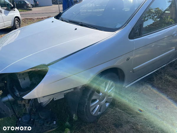 Citroen C5 I lift, błotnik lewy EZRC