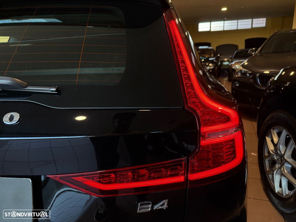 Volvo V60 2.0 B4 Momentum Geartronic - 18