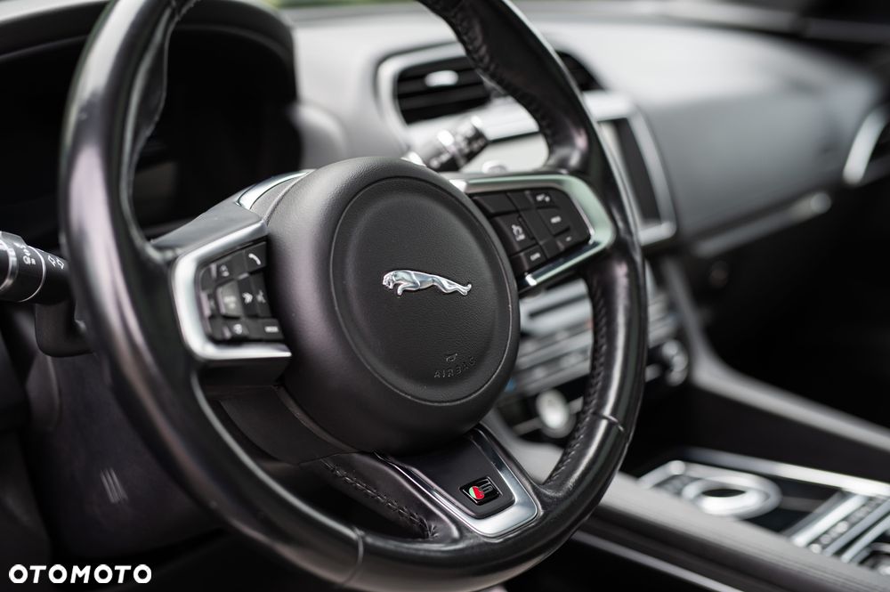 Jaguar F-Pace 3.0 TDV6 AWD R-Sport - 21