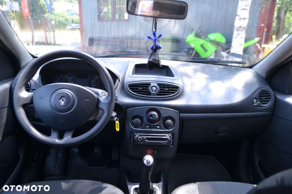 Renault Clio - 7