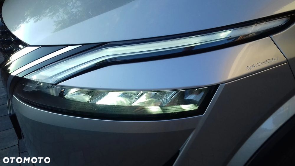 Nissan Qashqai 1.3 DIG-T N-Connecta - 24