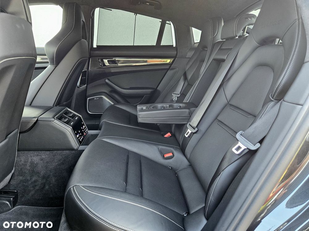 Porsche Panamera Turbo - 31