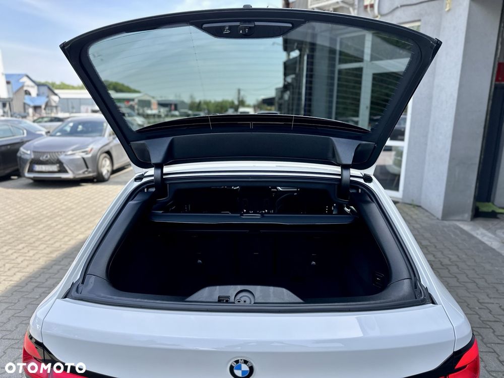 BMW Seria 5 520d xDrive M Sport Edition - 34