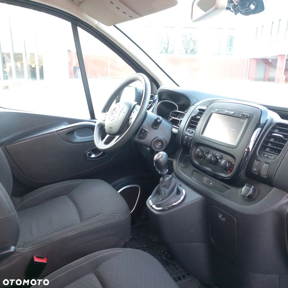 Opel Vivaro L2H1 2,9t Elegance Business - 19