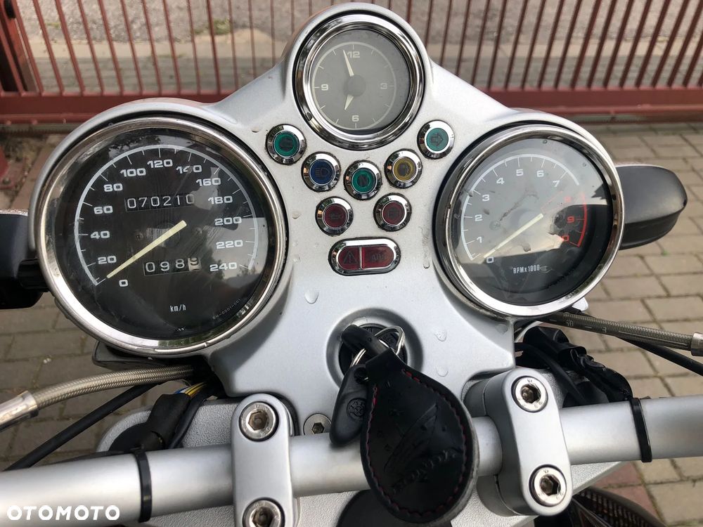 BMW R - 6