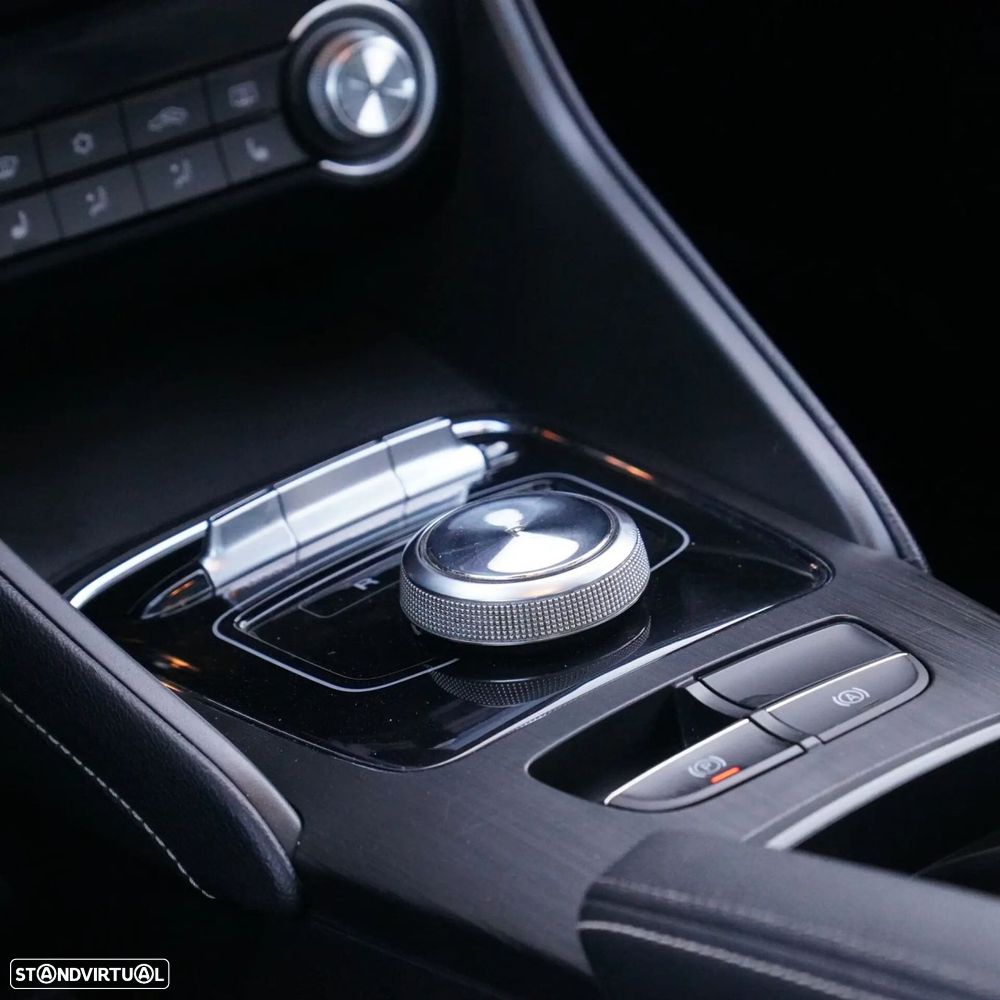 MG ZS EV 44.5 kWh Luxury - 27