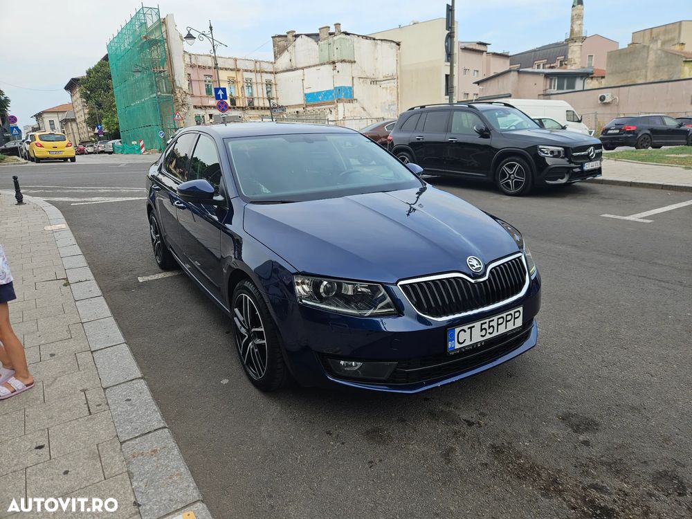 Skoda Octavia 1.6 TDI DSG Ambition - 1
