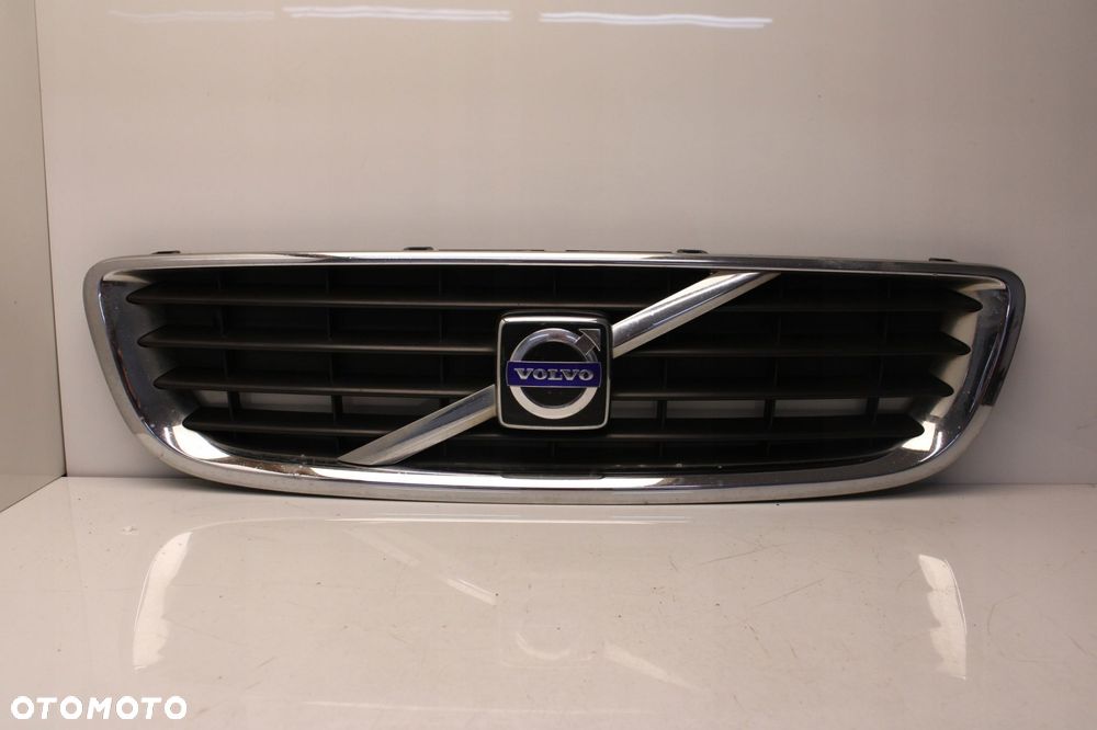 volvo v50 lift 07r- grill atrapa chłodnicy - 1