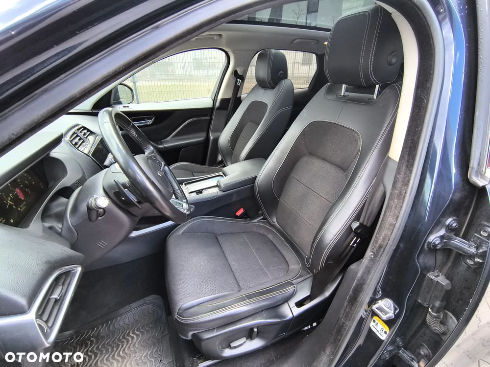 Jaguar F-Pace - 5