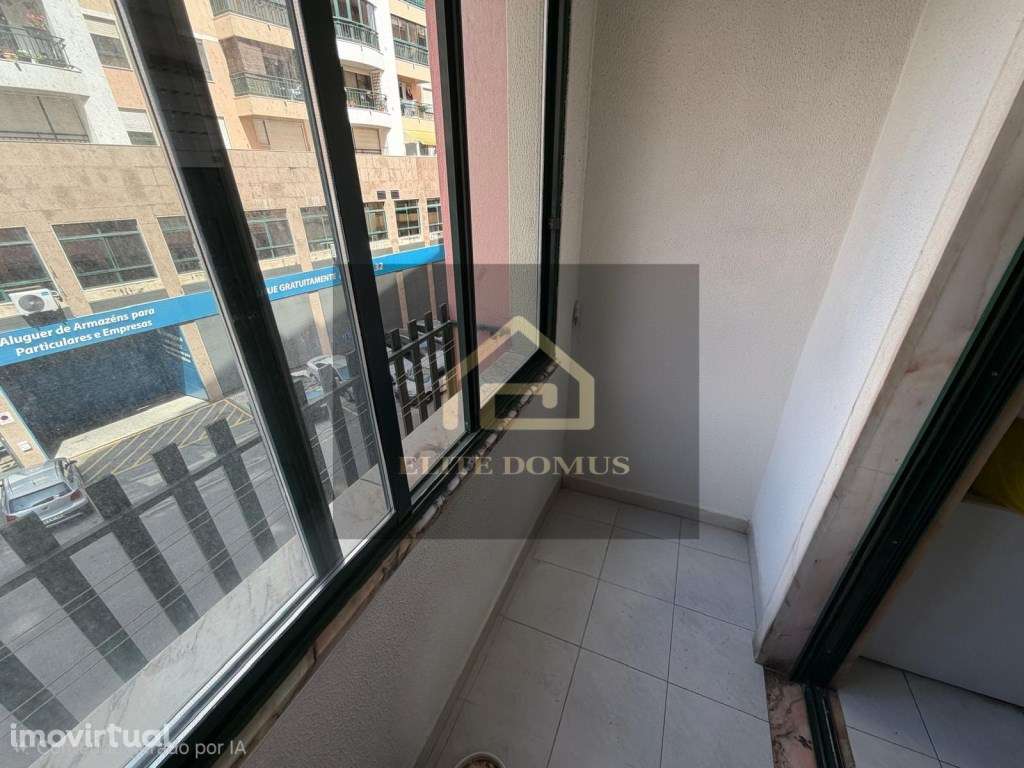 T3 com suite, arrecadação e elevador, Massamá! - Grande imagem: 4/21