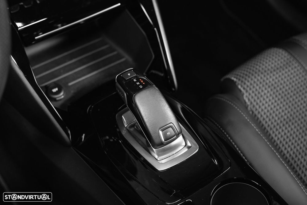 Peugeot 208 1.2 PureTech GT EAT8 - 28