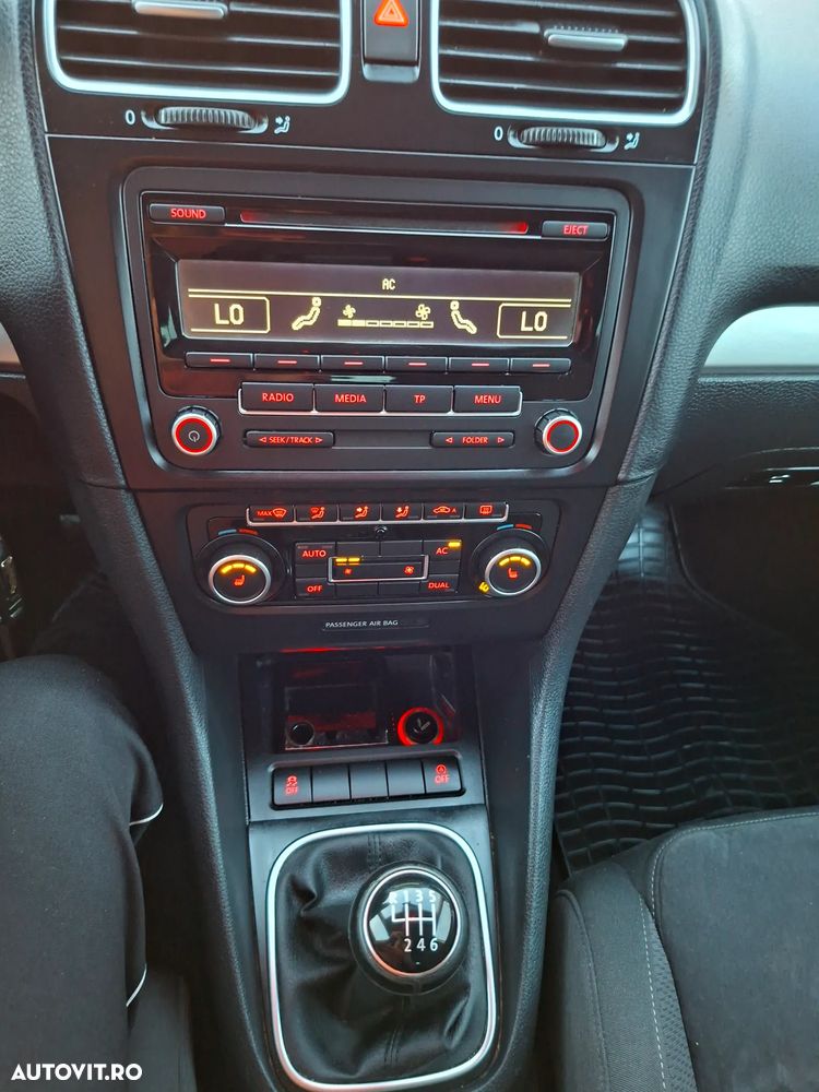 Volkswagen Golf - 11