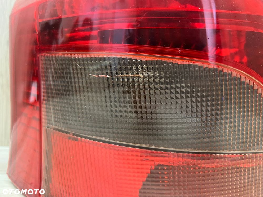 LAMPA TYLNA LEWA TOYOTA YARIS II - 4