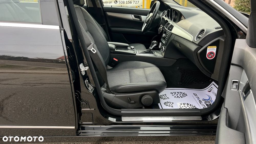 Mercedes-Benz Klasa C 180 BlueEFFICIENCY 7G-TRONIC Avantgarde - 23