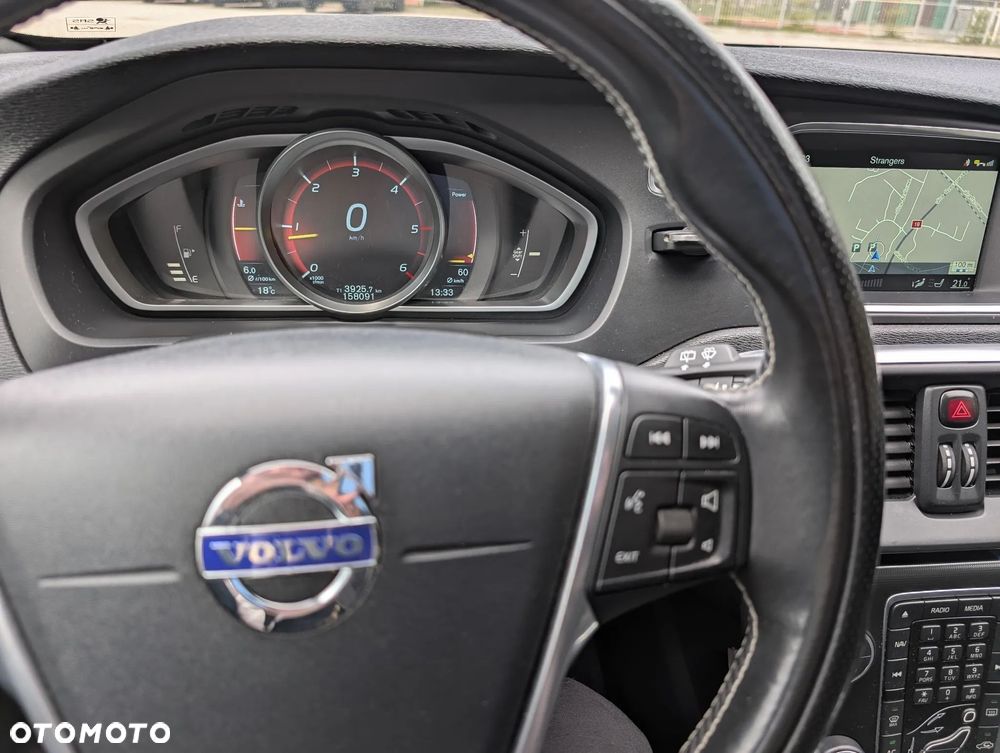 Volvo V40 D3 R-Design - 9